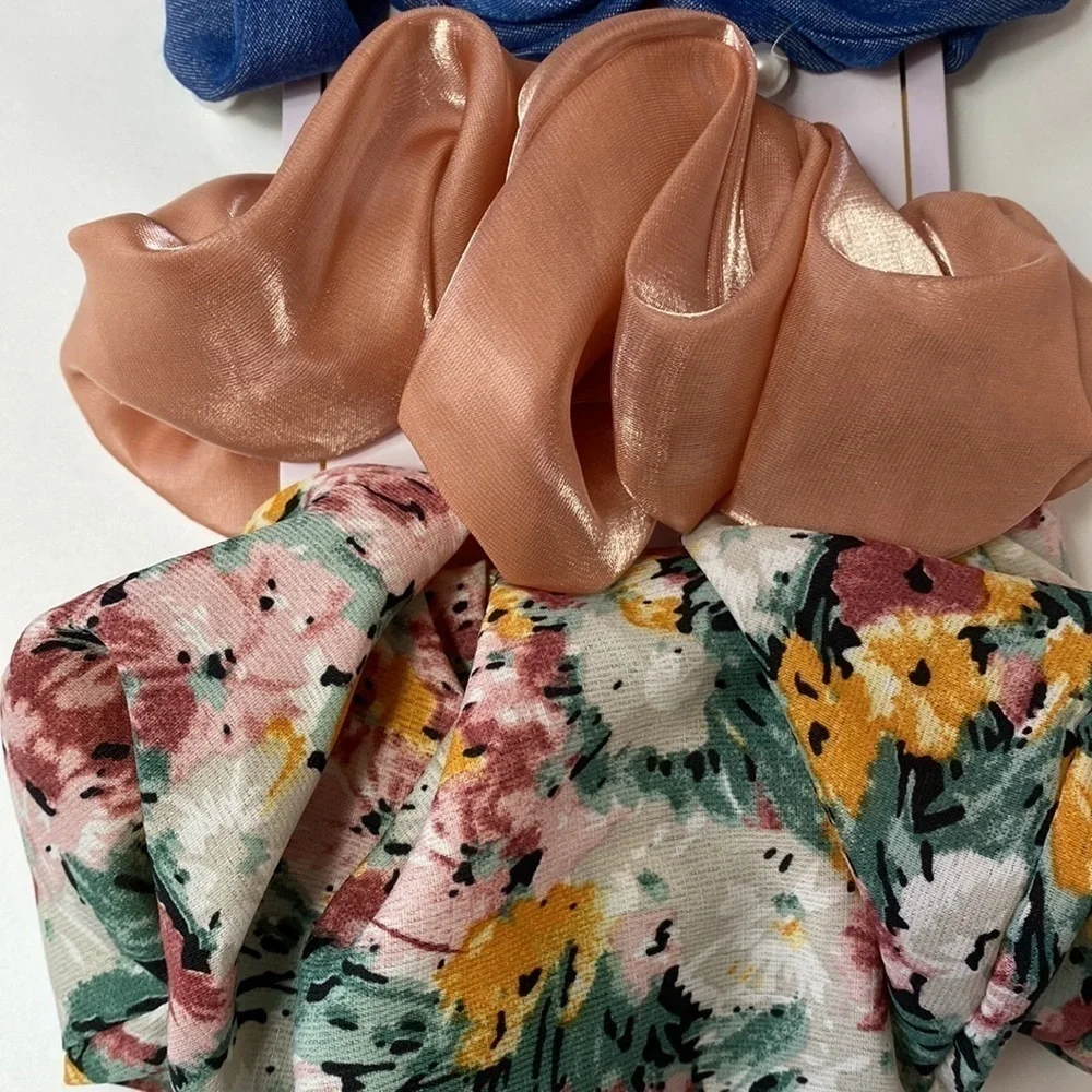 Nordstrom set of 4 assorted size scrunchies NWT